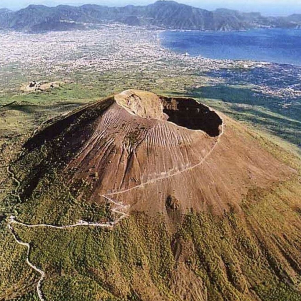 de Vesuvius domineert de omgeving